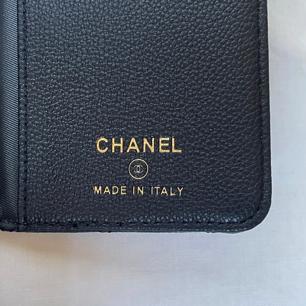Chanel VIP Passport Holder Black and Gold - Picture 6 of 9